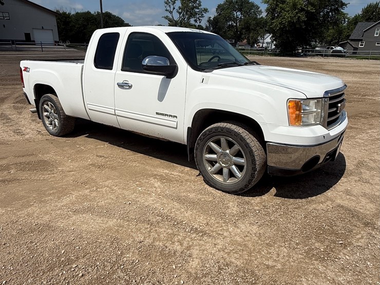 #13-•-2012-gmc-k1500-sierra-sle-extended-cab-4x4-pickup-image-7