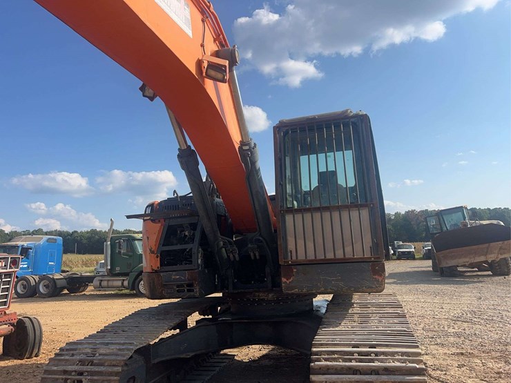 doosan-dx23slcr-5-excavator-image-10