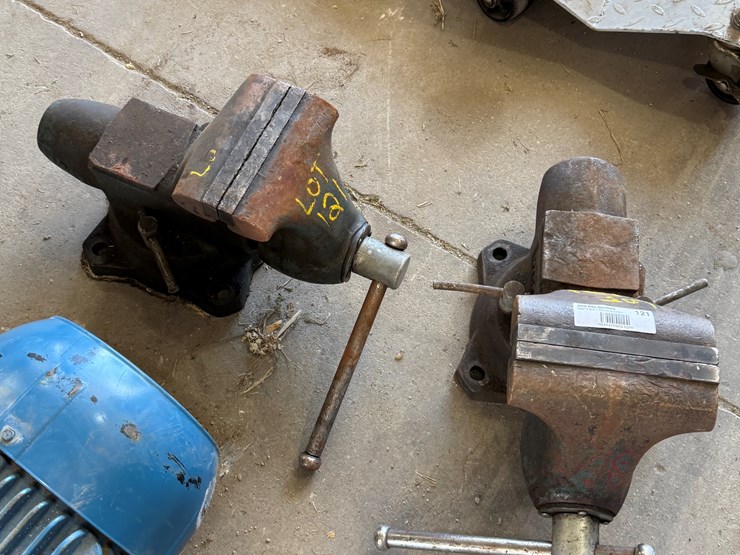 #121-•-(2)-6-in.-bench-vises-image-2