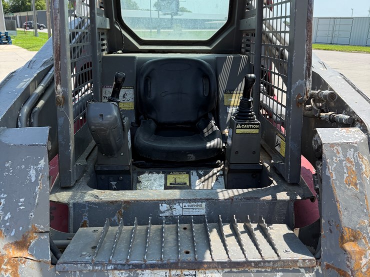 2001-takeuchi-tl150-image-9