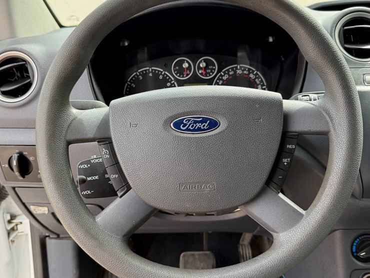 2012-utility-van-image-71
