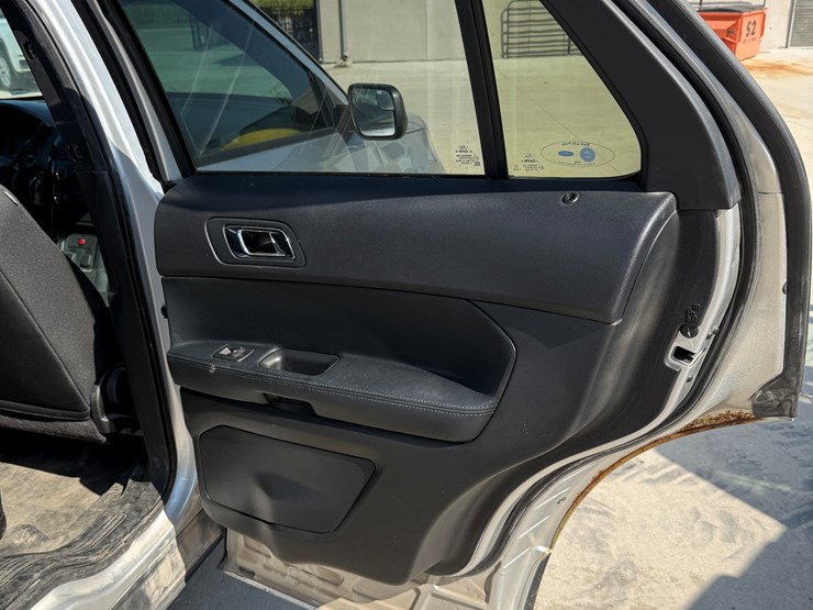2016-ford-explorer-police-interceptor-image-61