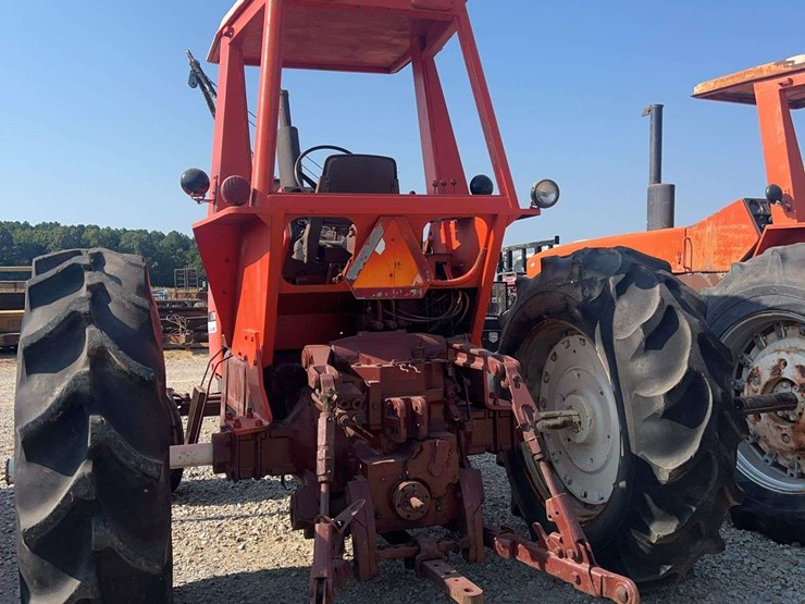 allis-chalmers-7040-tractor-image-3