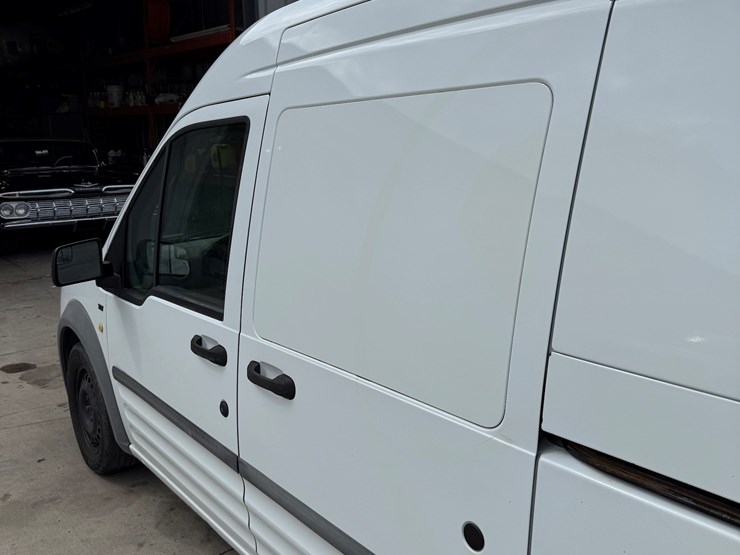 2012-utility-van-image-10