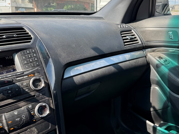 2016-ford-explorer-police-interceptor-image-40