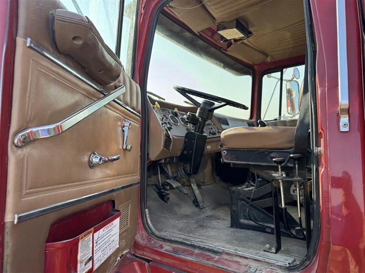 1995-ford-l8000-image-14