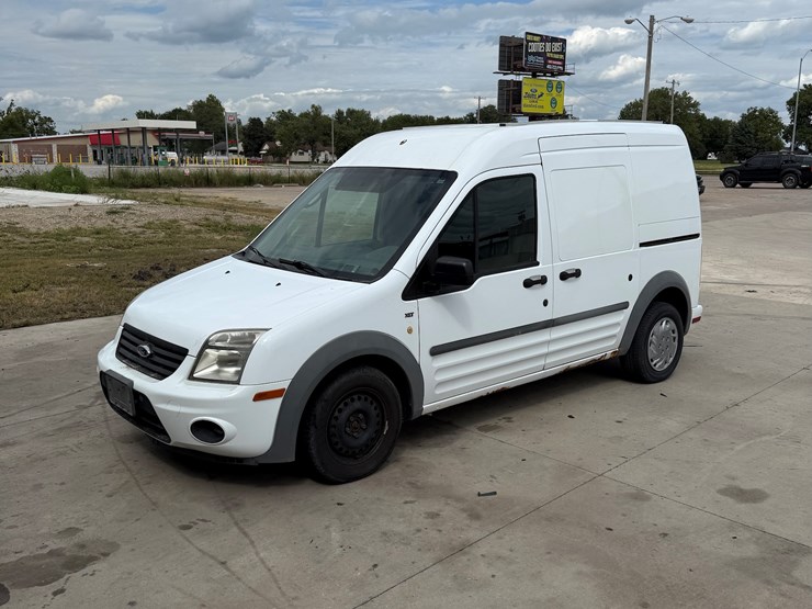 2012-utility-van-image-1