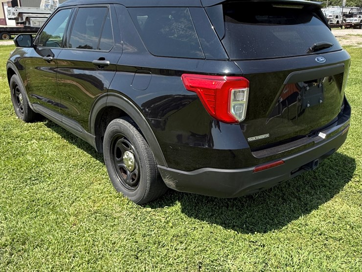 2021-ford-explorer-police-interceptor-image-8