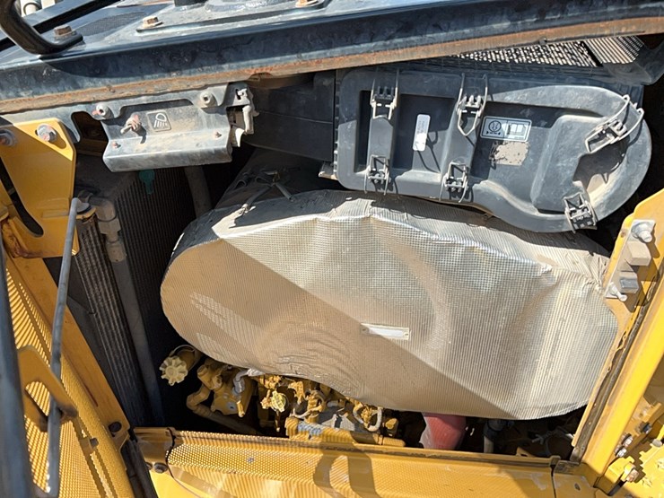 2020-caterpillar-d6-lgp-image-20