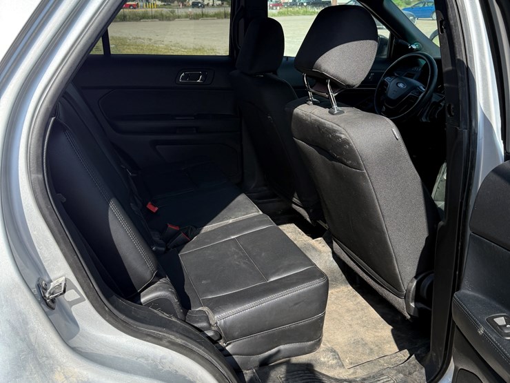 2016-ford-explorer-police-interceptor-image-60