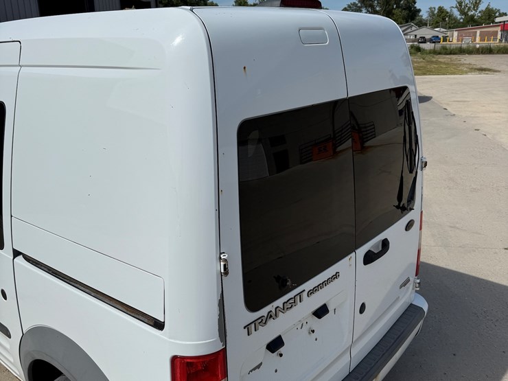 2012-utility-van-image-37