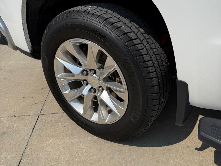 2019-chevrolet-silverado-image-30