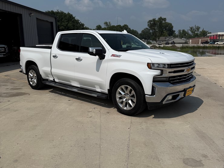 2019-chevrolet-silverado-image-4