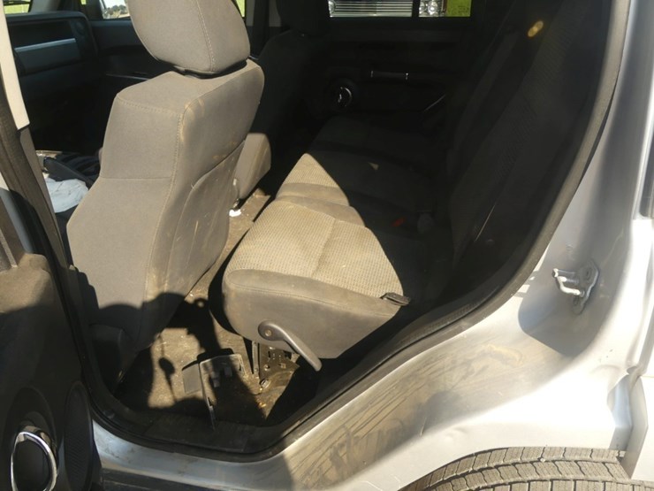 2010-jeep-commander-image-7