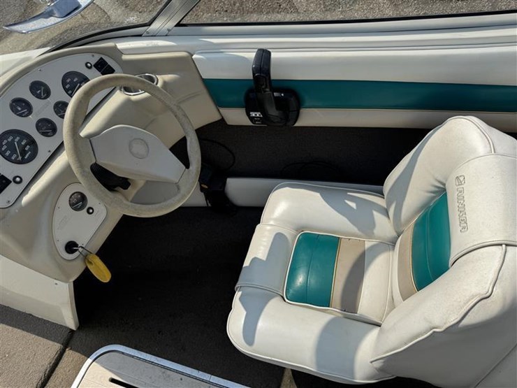 1995-rinker-captiva-190-image-19