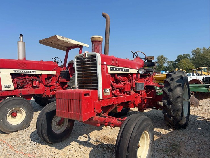 ih-farmall-1206-diesel-tractor-image-1