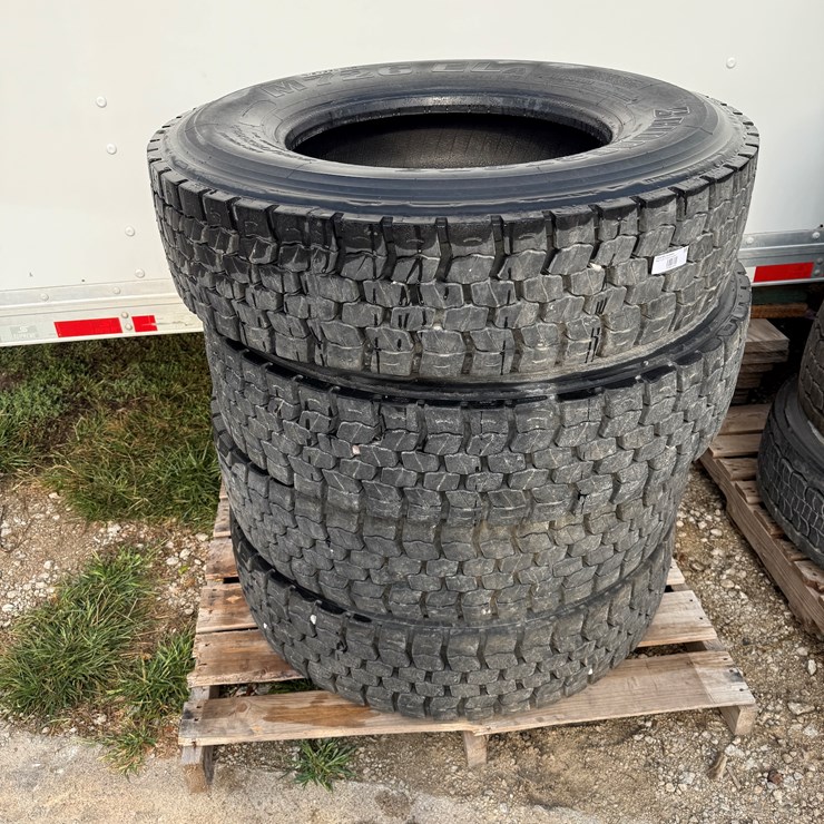 #55 • Bridgestone 295/75R22.5 Radial Tires 4 x Money