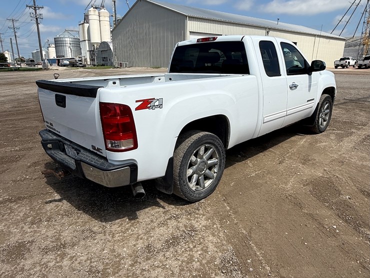 #13-•-2012-gmc-k1500-sierra-sle-extended-cab-4x4-pickup-image-10