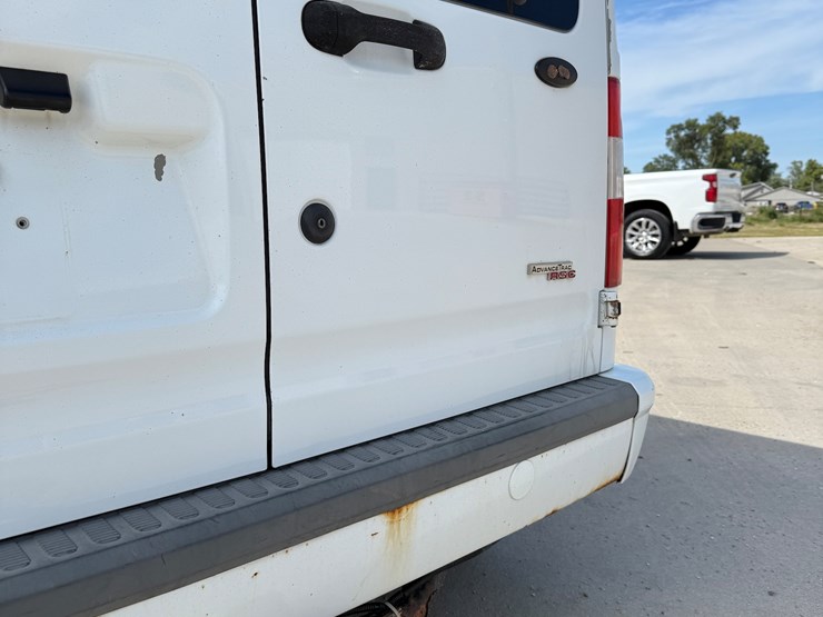 2012-utility-van-image-34