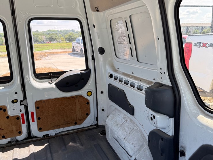 2012-utility-van-image-24