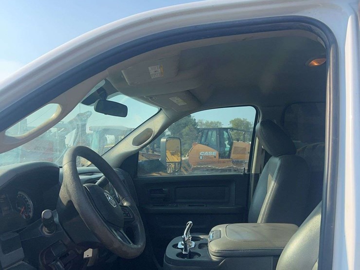 2018-dodge-ram-4500-image-29