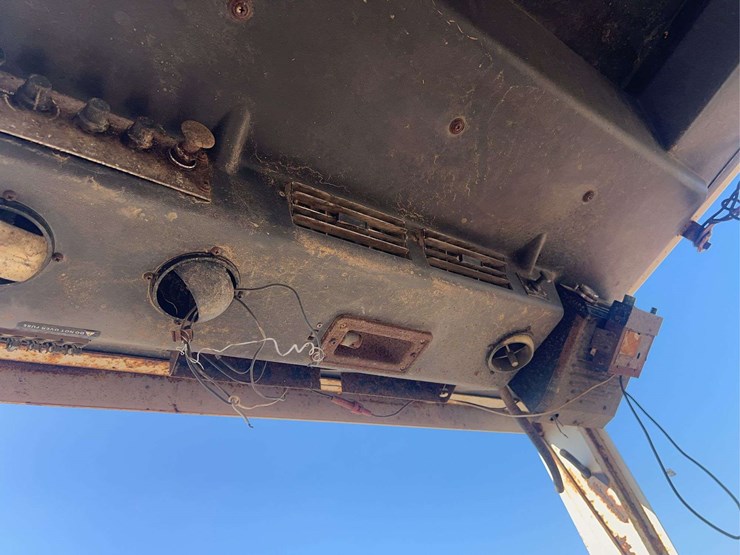 case-1175-cab-tractor-image-34