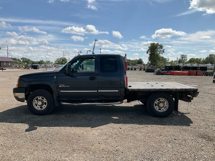 2003-chevrolet-silverado-image-2
