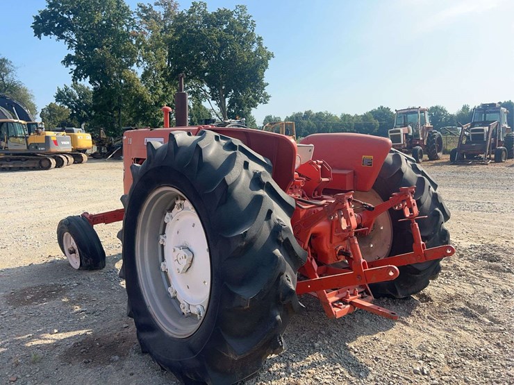 allis-chalmers-19-tractor-image-2