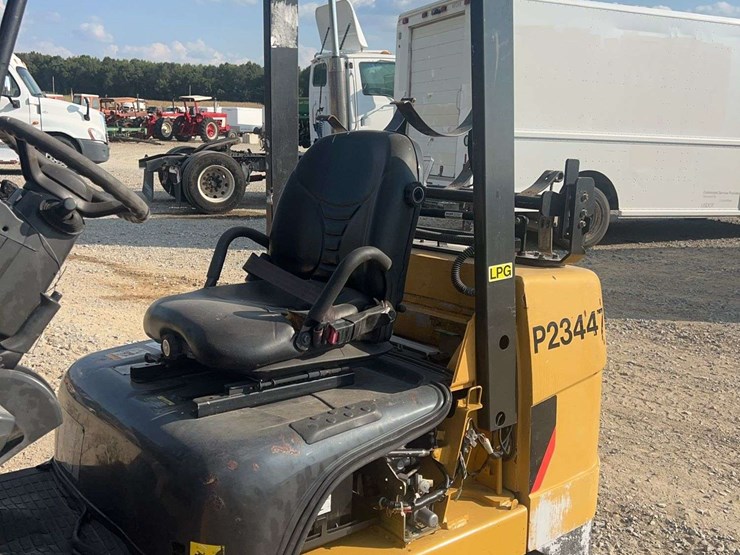 cat-c6000-lp-warehouse-lift-image-12
