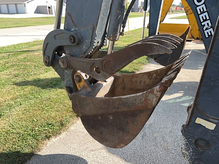 deere-410j-image-10
