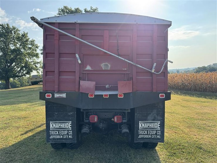 1995-ford-l8000-image-4
