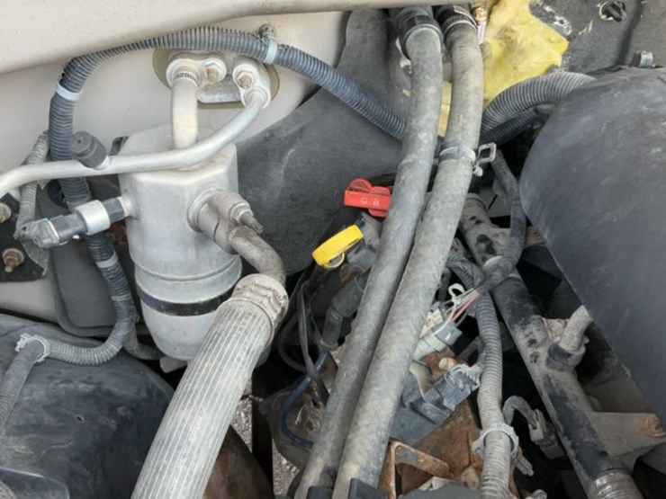 2005-chevrolet-silverado-image-58