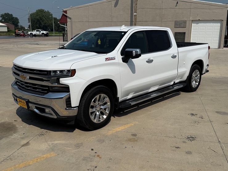 2019-chevrolet-silverado-image-56