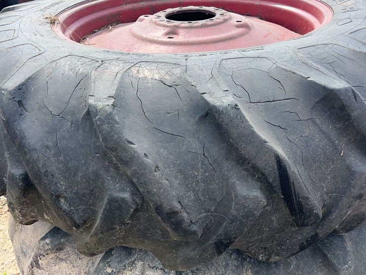 (2)-20.8-38-tires-w/-ih-dual-rims-image-3