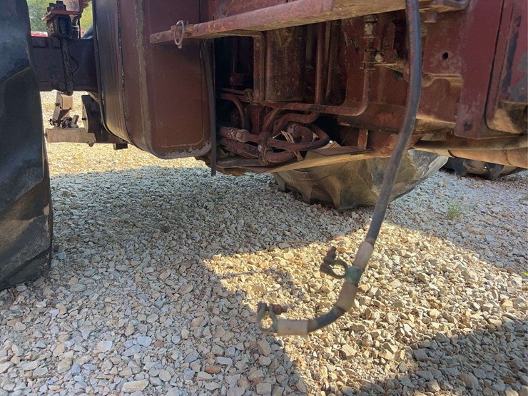 allis-chalmers-7080-tractor-image-23