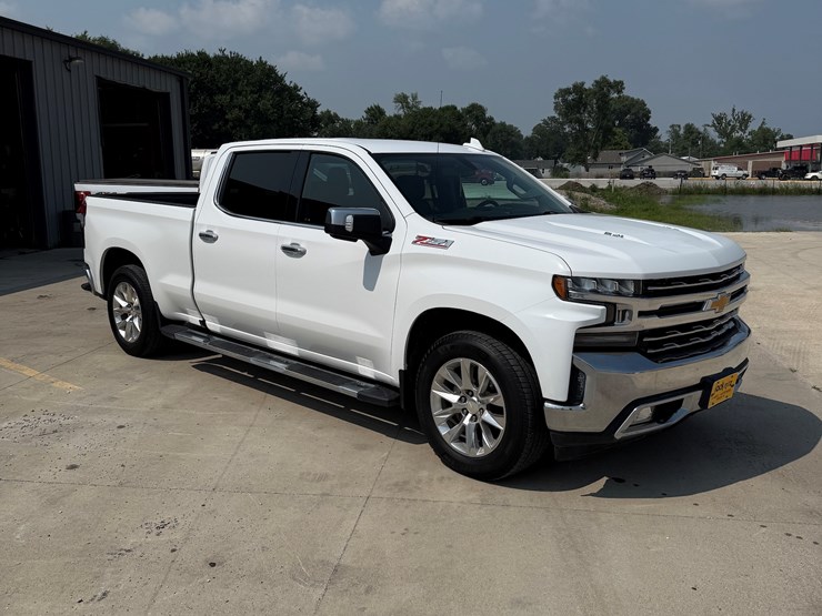 2019-chevrolet-silverado-image-19