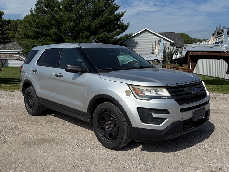2017-ford-explorer-police-interceptor-image-1