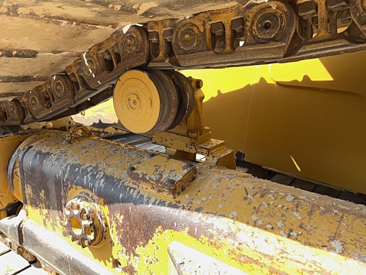 2020-caterpillar-d6-lgp-image-15
