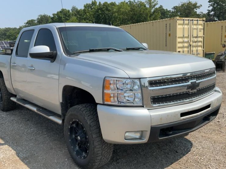 2011-chevrolet-silverado-image-7