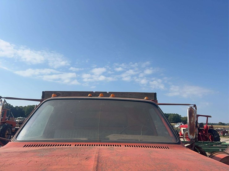 gmc-6500-s/a-day-cab-spreader-truck-image-8