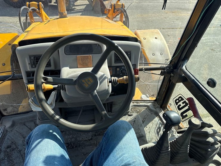 jcb-214s-image-15