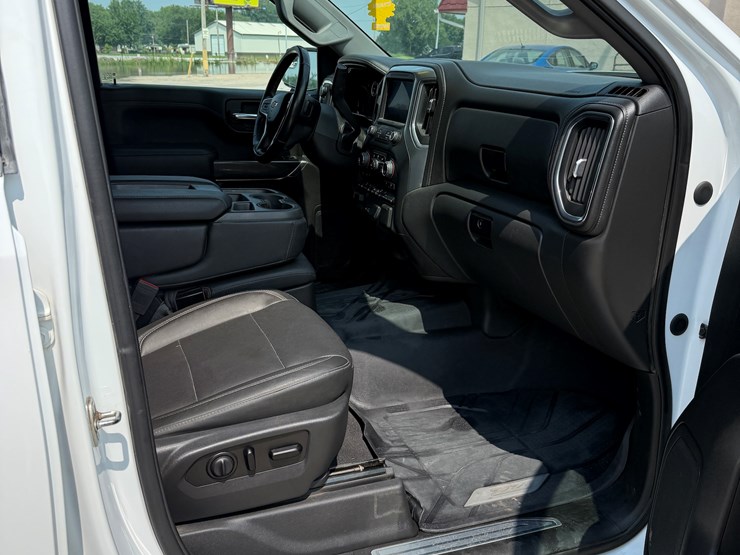 2019-chevrolet-silverado-image-6