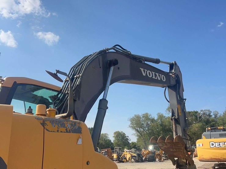volvo-ex160d-excavator-image-21