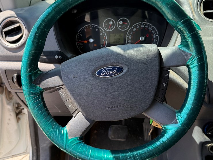 2012-utility-van-image-24