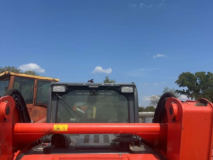 2022-kubota-svl-97-2-skid-steer-loader-image-16