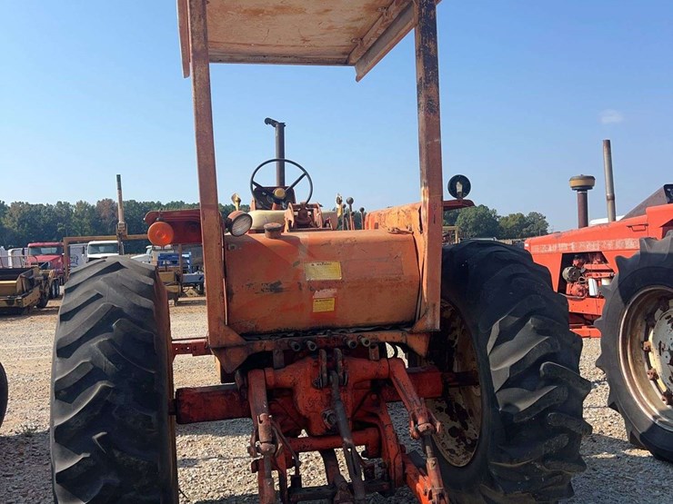 allis-chalmers-xt-series-3-tractor-image-3