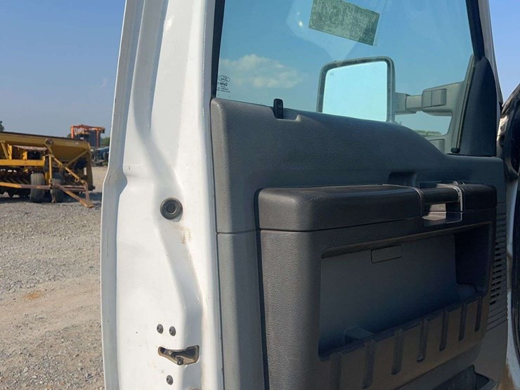 2012-ford-f250-xl-image-30