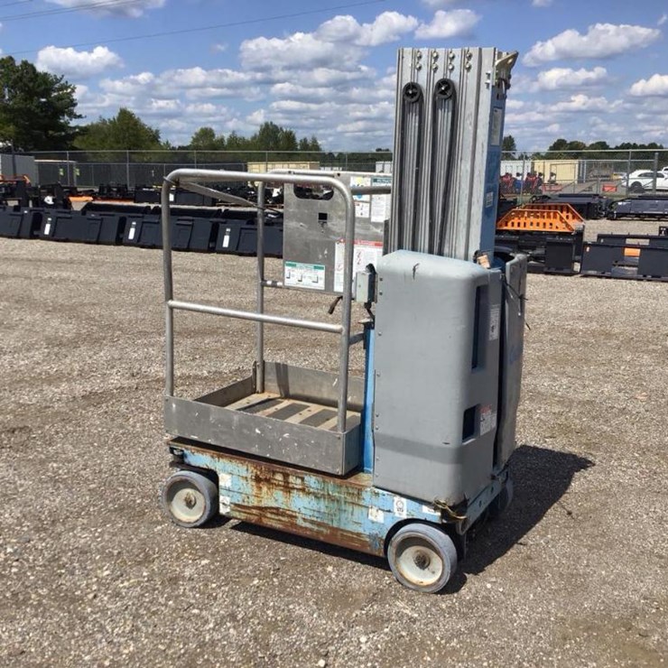2011 GENIE GR20