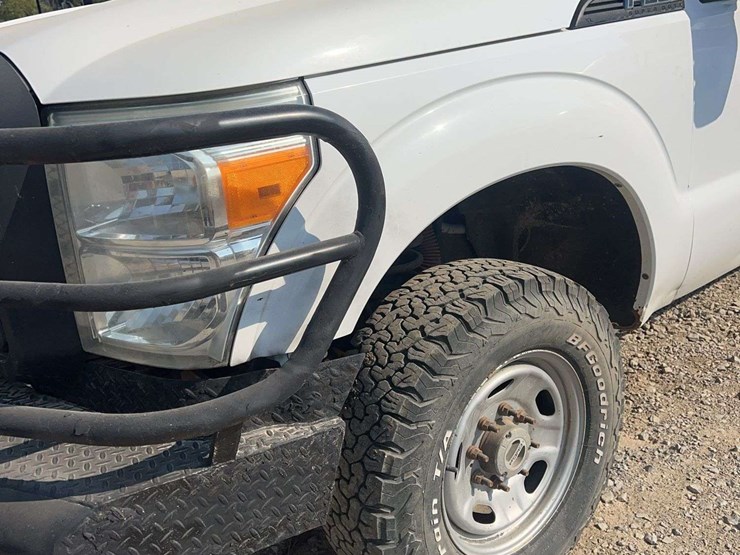 2012-ford-f250-xl-image-10