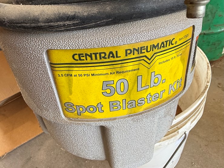 #124-•-central-pneumatic-50-lb.-spot-blaster-kit-image-2